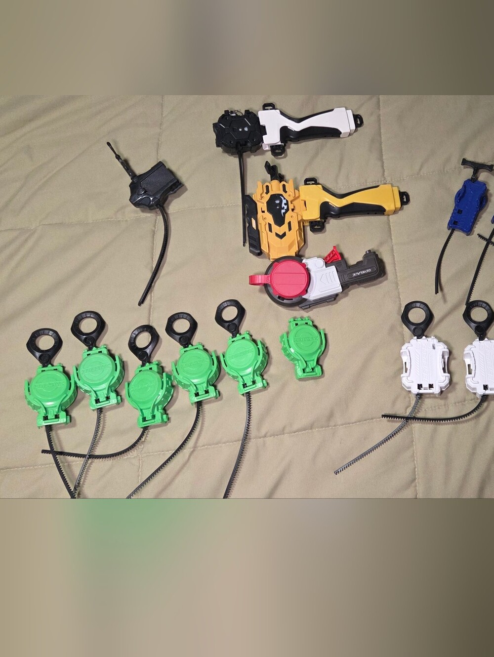 Beyblade Burst Launcher Lot of 14 Mixed String & Ripcord Launchers